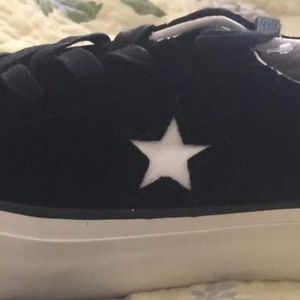 Velvet Converse